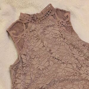 Elegant Lace Sleeveless Top - Pink